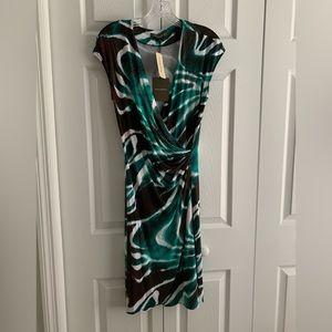 Flattering NWT Tommy Bahama dress